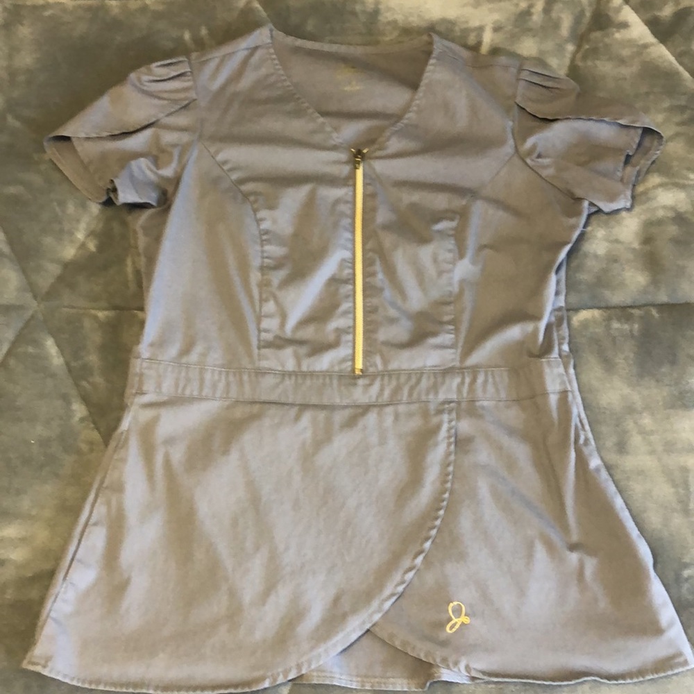 COPY - small (fitted) scrub shirt. grey